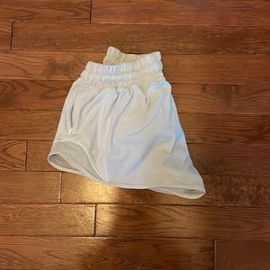 Lululemon hottie hot shorts 2.5